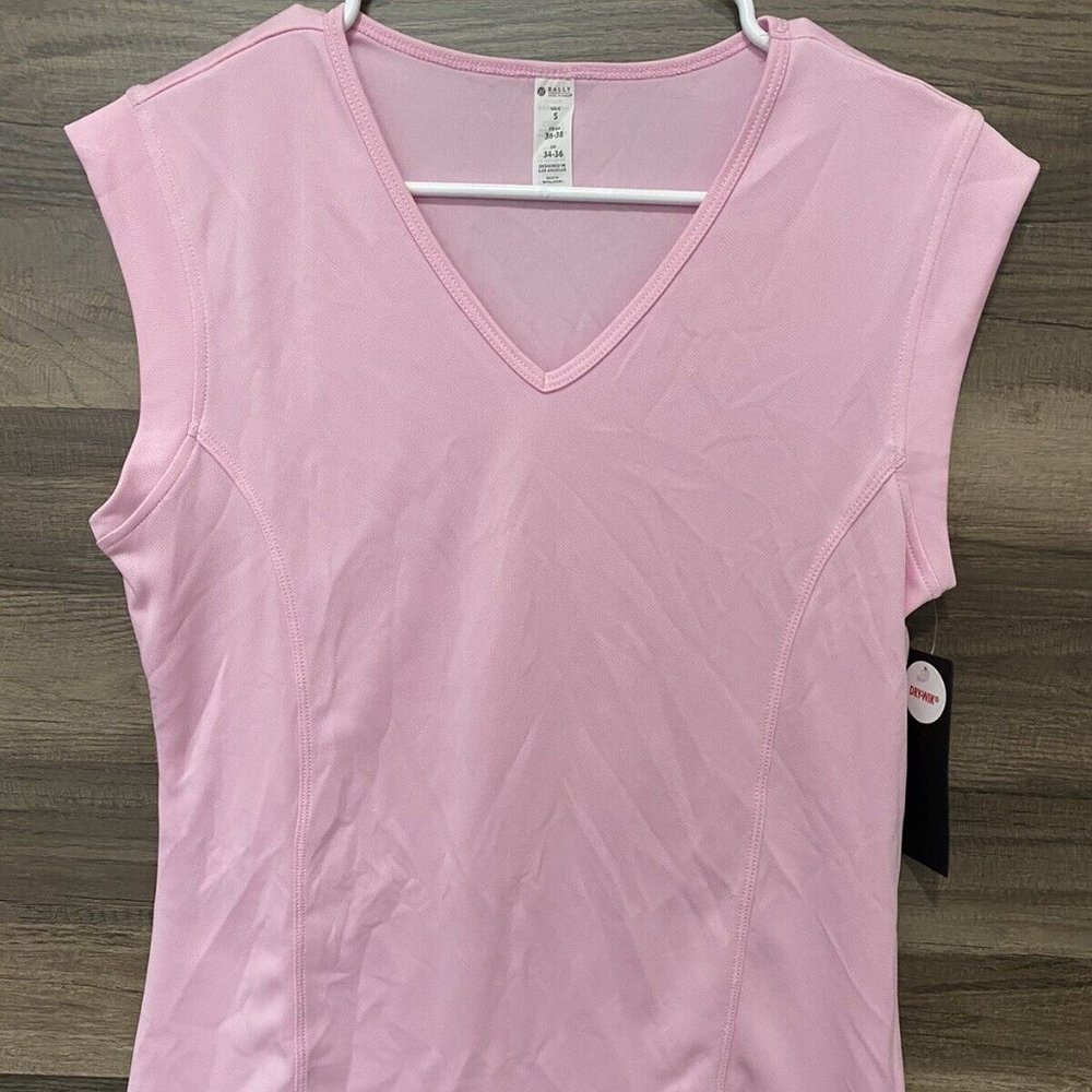 Bally Total Fitness Eden Short Sleeve T-shirt Short Sleeve Size Small Pink Color